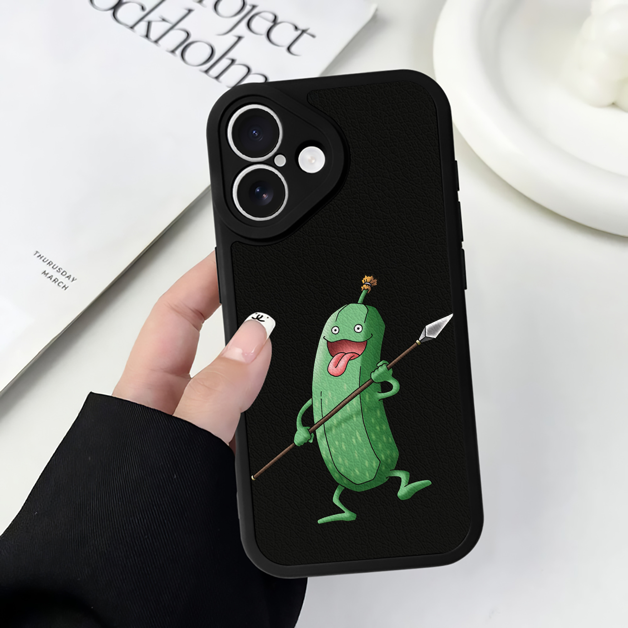 （画像用） ドラゴンクエスト Doragon Kuesuto Dragon Quest 【iPhone 16シリーズ対応】シリコンスマホケース（レザー調） 材質：シリコン